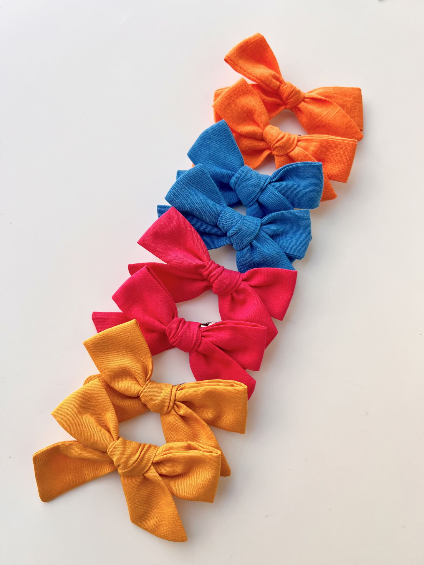 Keten fiyonk klips toka.(Bir çift fiyatıdır.)