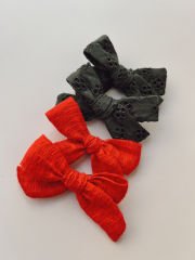 Kırmızı-yeşil fiyonk klips toka.(Bir çift fiyatıdır.)