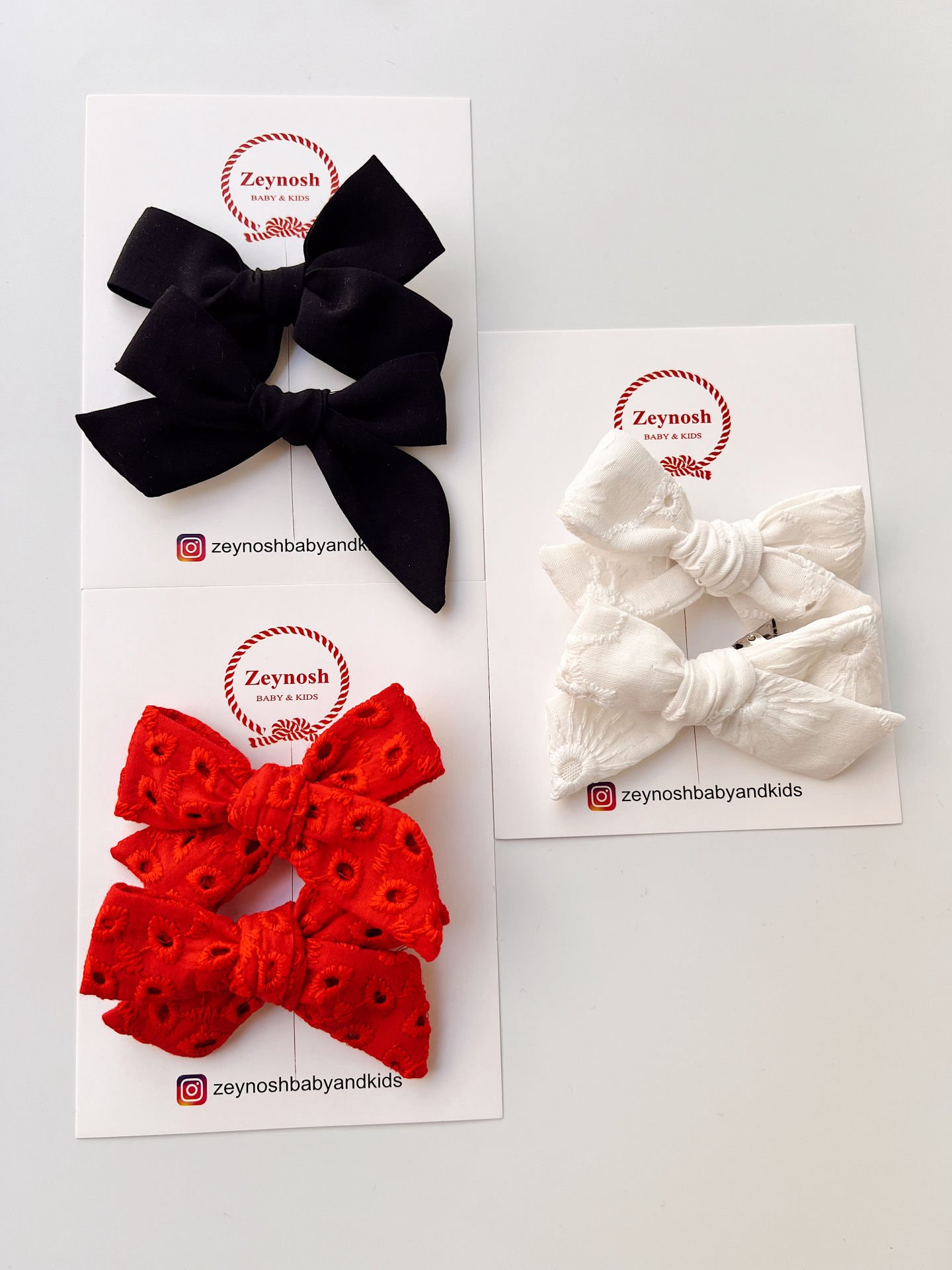 Kırmızı-siyah-beyaz fiyonk klips toka.(Bir çift)