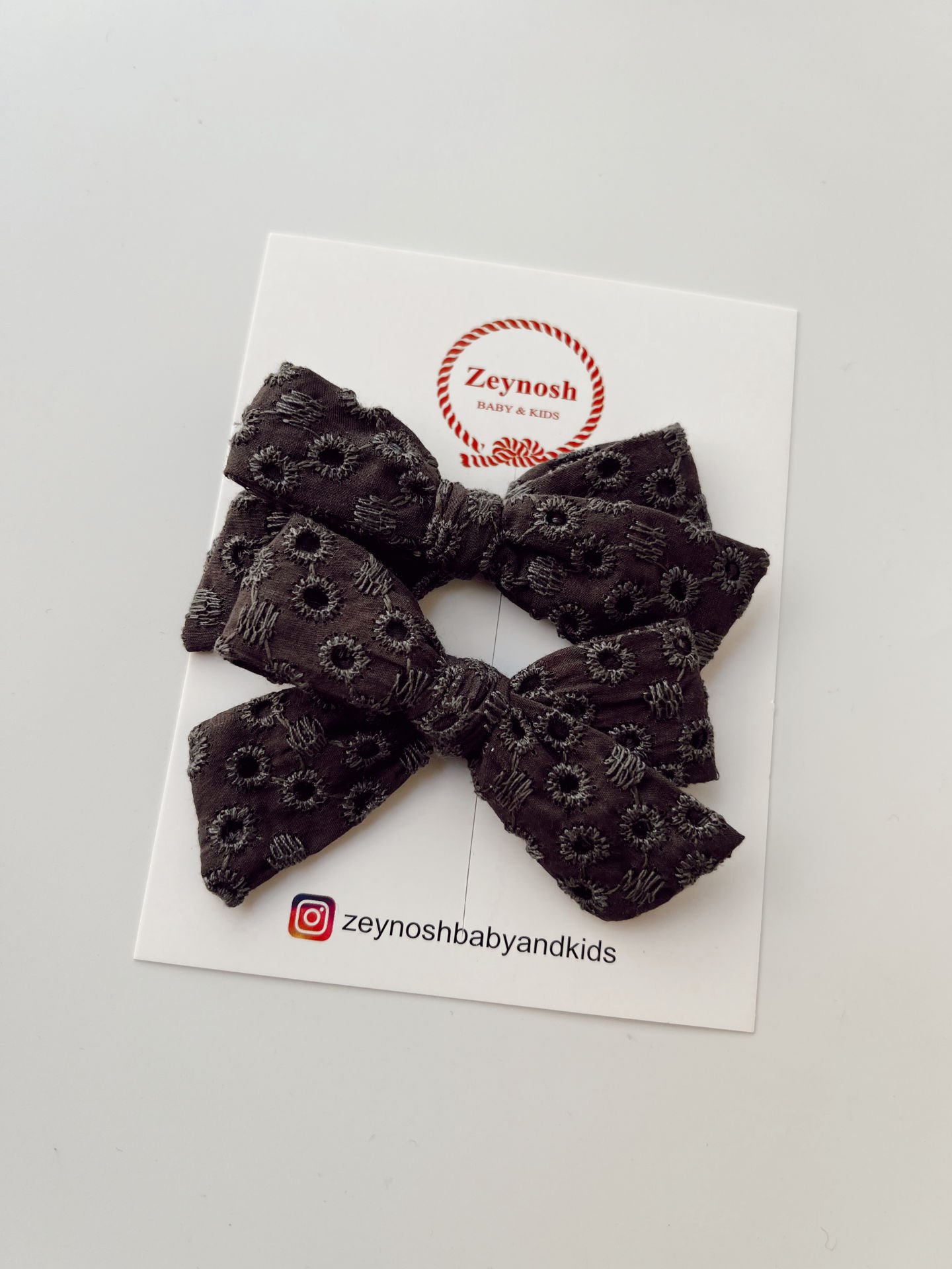 Koyu gri fiyonk klips toka.(Bir çift)