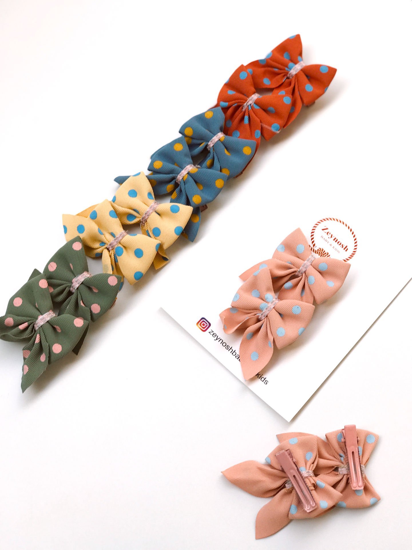 Puantiyeli fiyonk klips toka.