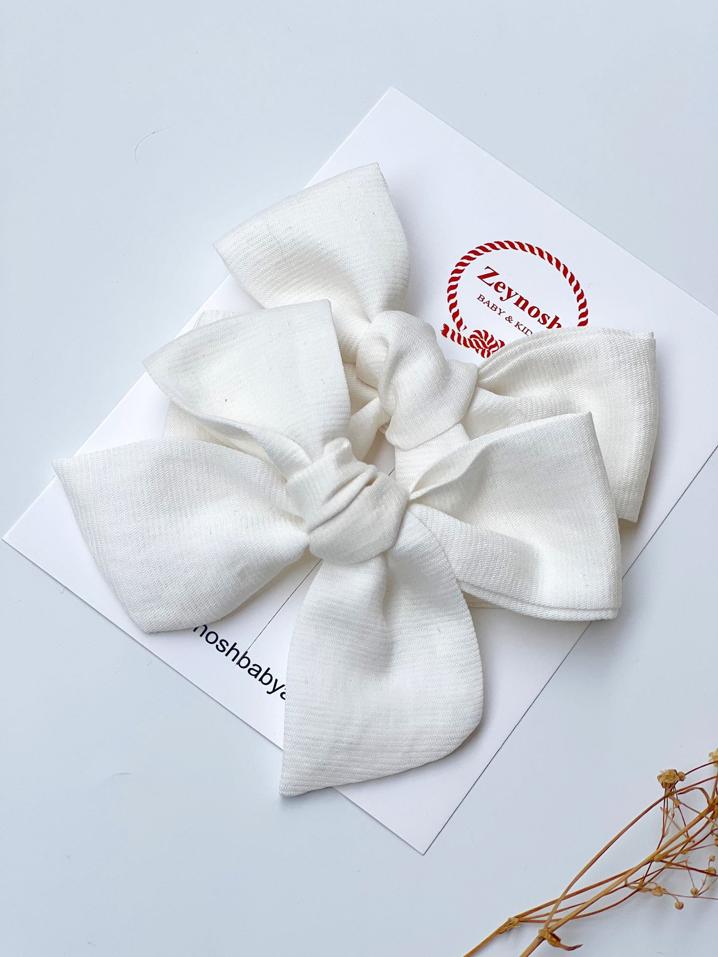 Büyük boy beyaz fiyonk klips toka.