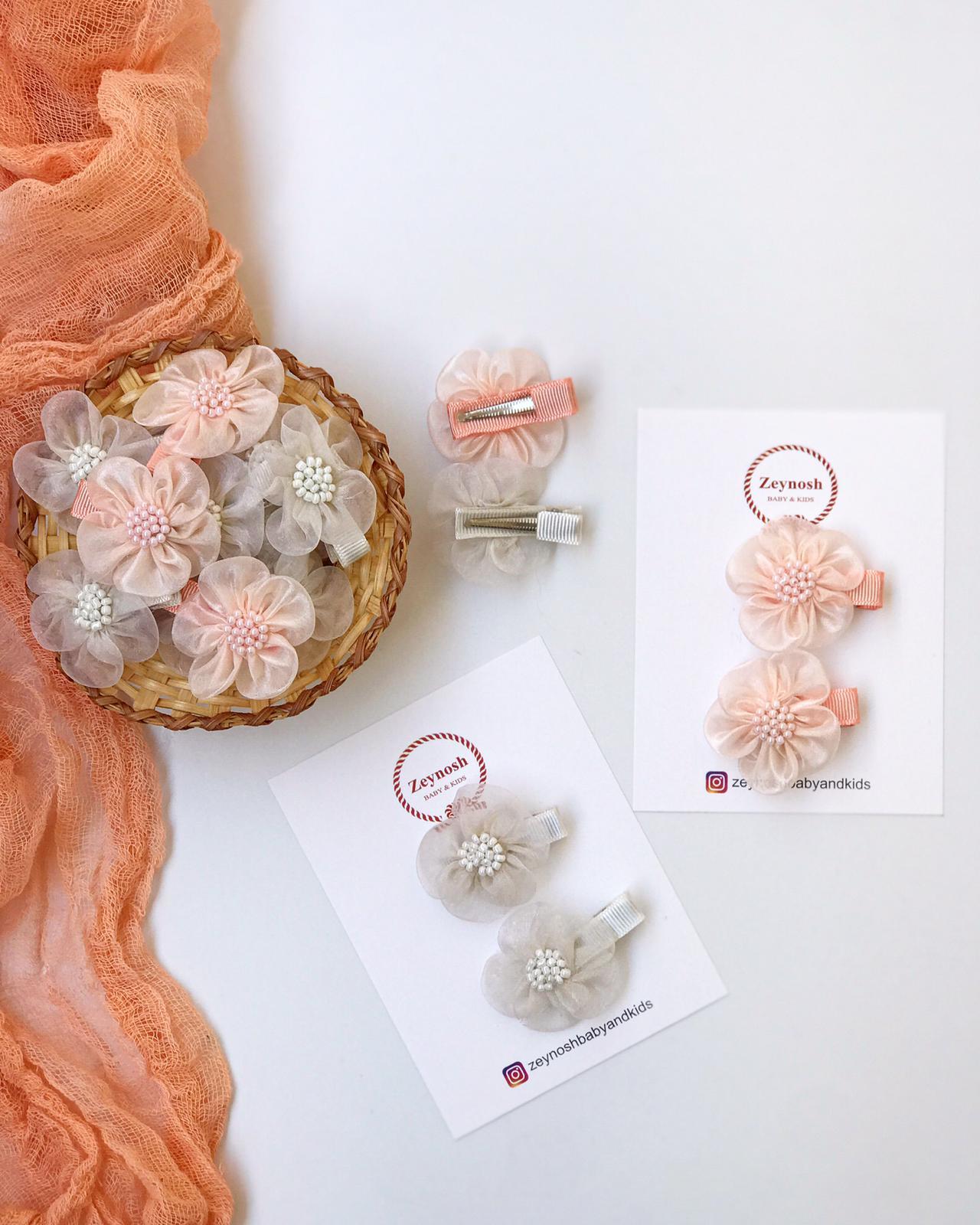 İnci detaylı tül çiçek klips toka.