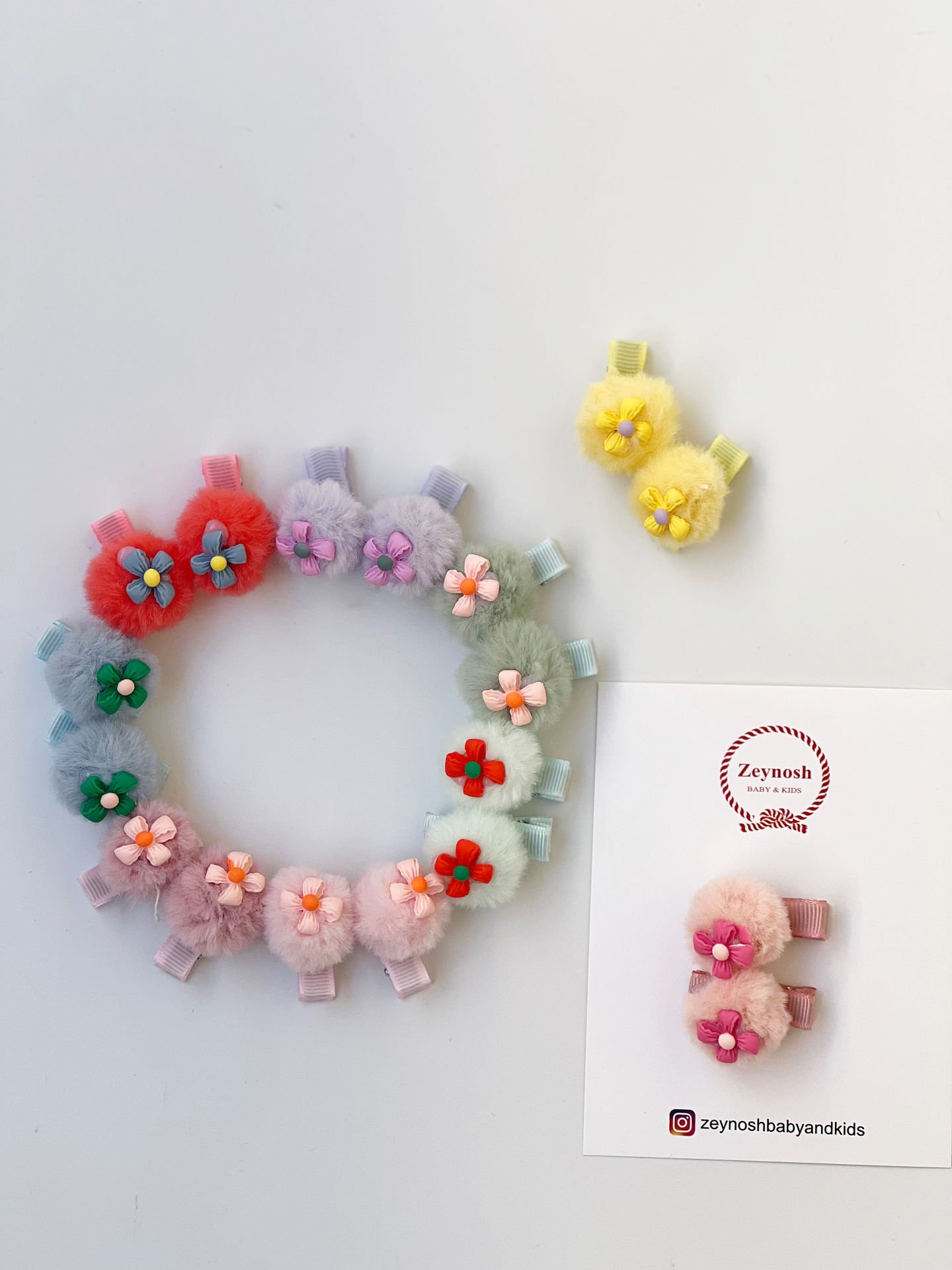 Çiçek objeli ponpon klips toka.(Çift)